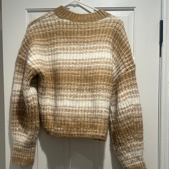 Abercrombie & Fitch Tan and Cream Women's Sweater​​​ - Picture 2 of 3